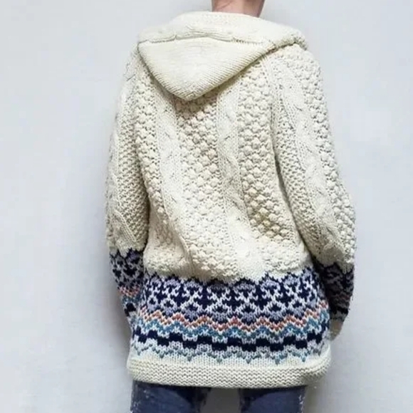 Vintage 1960s Cream Fair Isle Chunky Popcorn Wood Button Hooded Sweater Cardigan - Picture 12 of 12